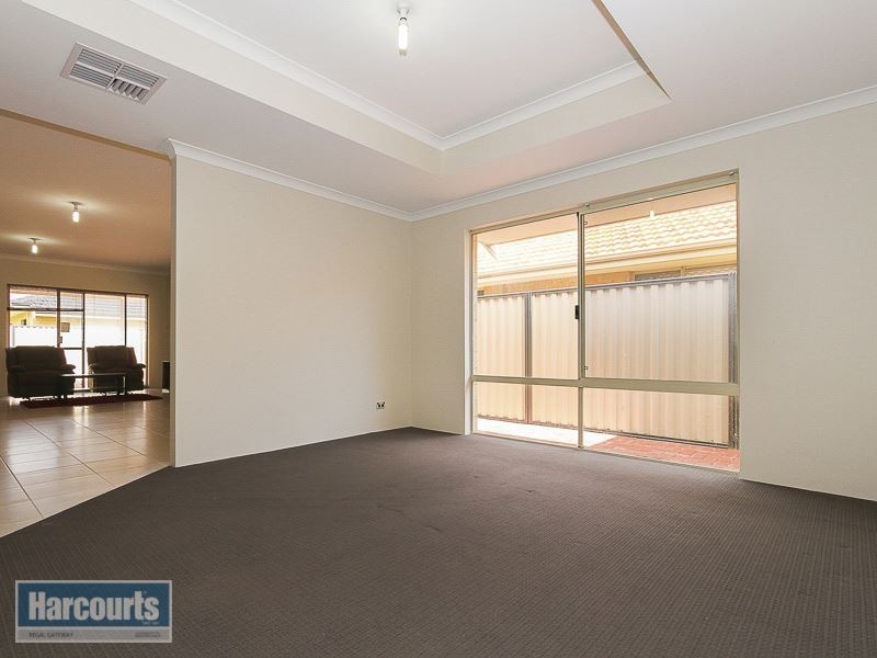 32 Longwood Bend, Aubin Grove WA 6164