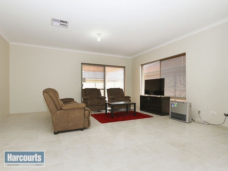 32 Longwood Bend, Aubin Grove WA 6164