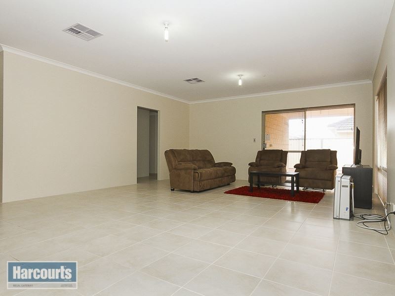 32 Longwood Bend, Aubin Grove WA 6164