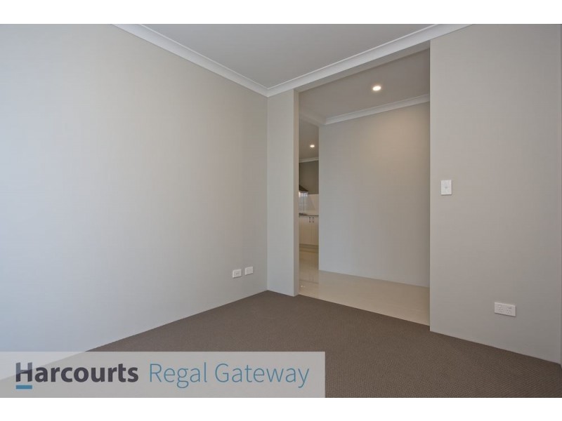 6 Foxglove Street, Piara Waters WA 6112