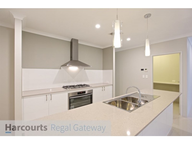 6 Foxglove Street, Piara Waters WA 6112