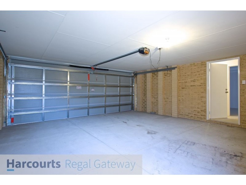 8 Brampton Road, Wandi WA 6167