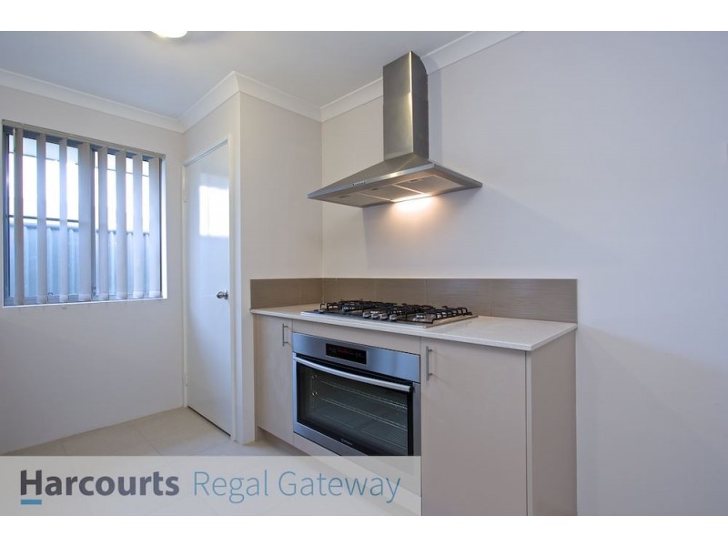 8 Brampton Road, Wandi WA 6167