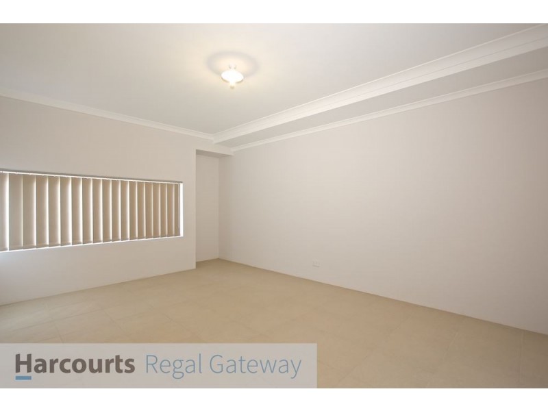 8 Brampton Road, Wandi WA 6167