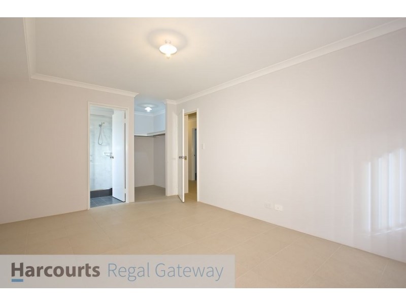 8 Brampton Road, Wandi WA 6167