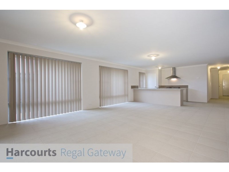 8 Brampton Road, Wandi WA 6167
