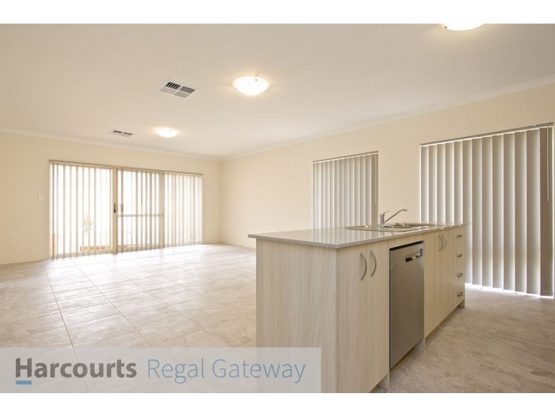 11 Birch Road, Aubin Grove WA 6164