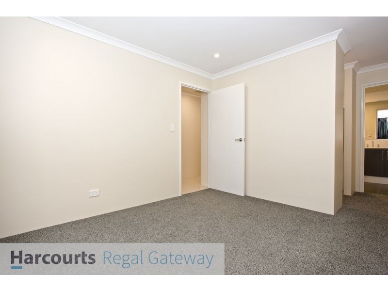 8 Towarri Way, Wandi WA 6167