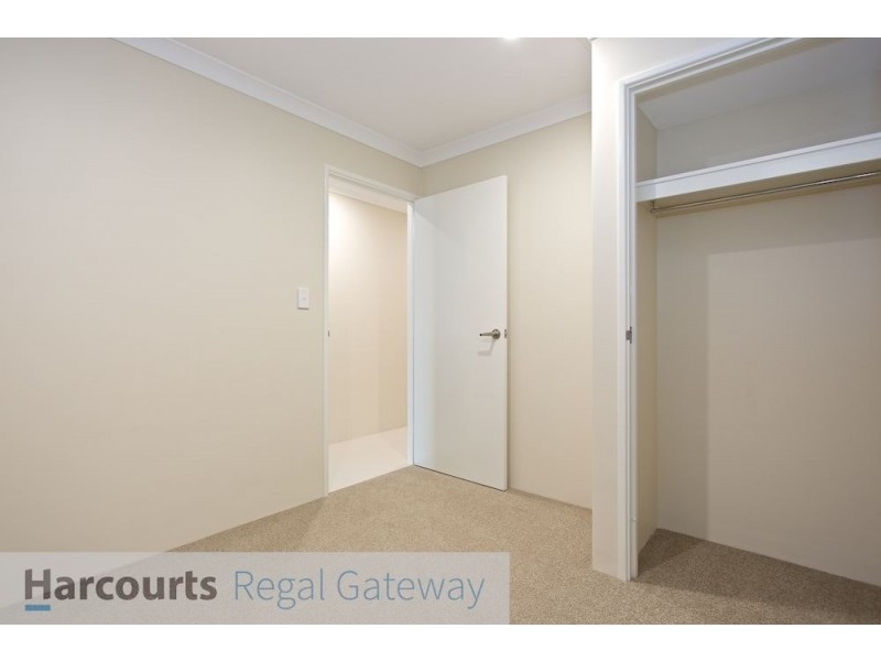 8 Towarri Way, Wandi WA 6167