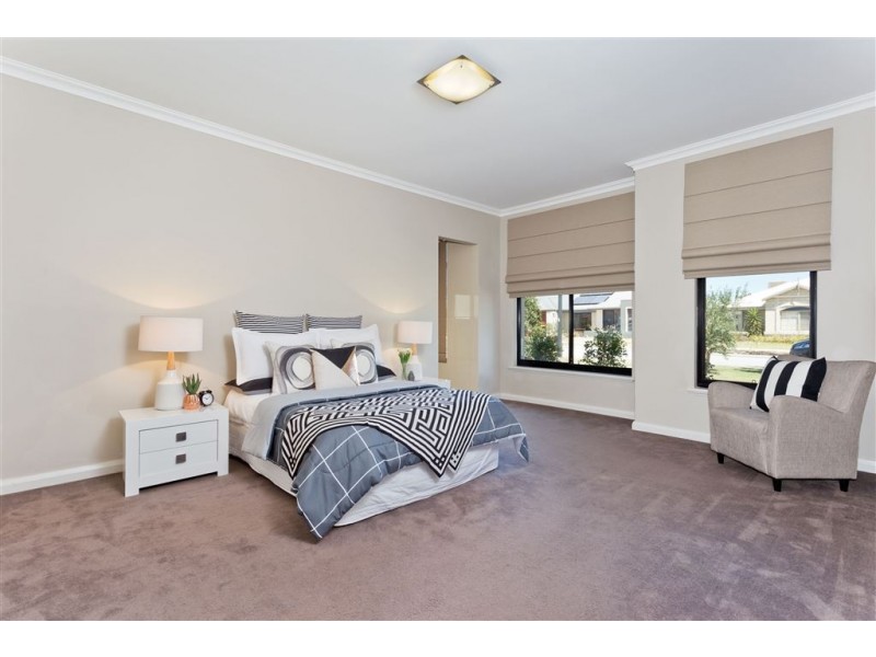 7 Cotswold Parade, Aubin Grove WA 6164