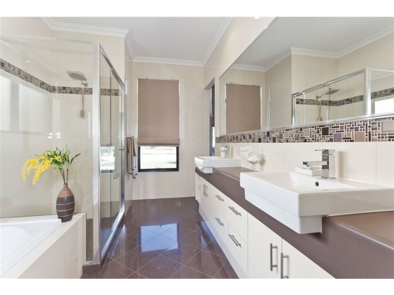 7 Cotswold Parade, Aubin Grove WA 6164