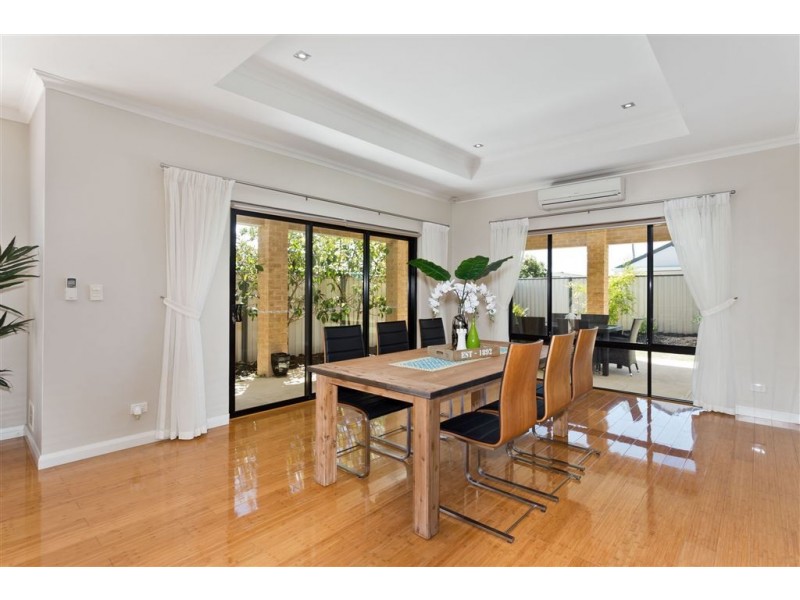 7 Cotswold Parade, Aubin Grove WA 6164