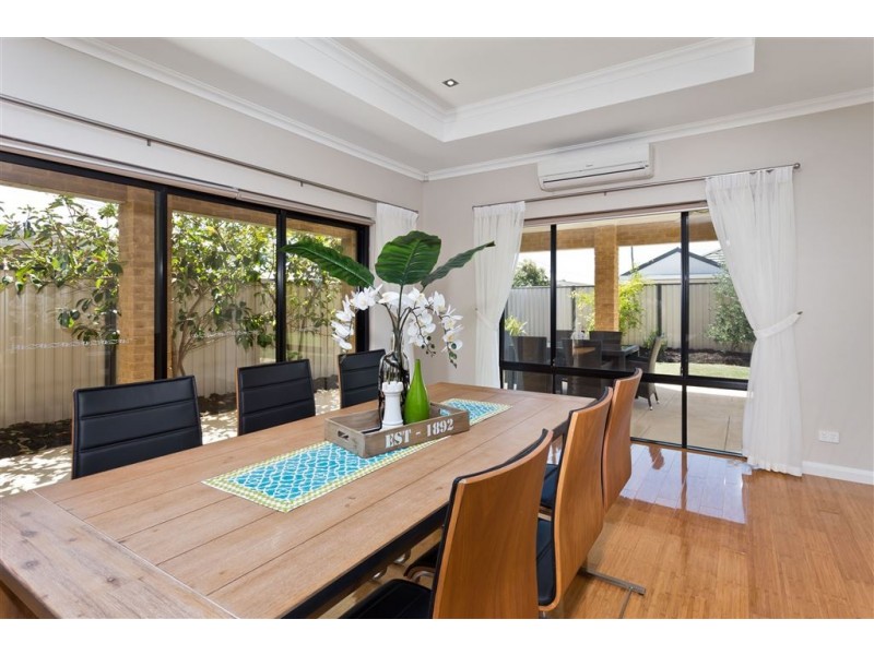 7 Cotswold Parade, Aubin Grove WA 6164
