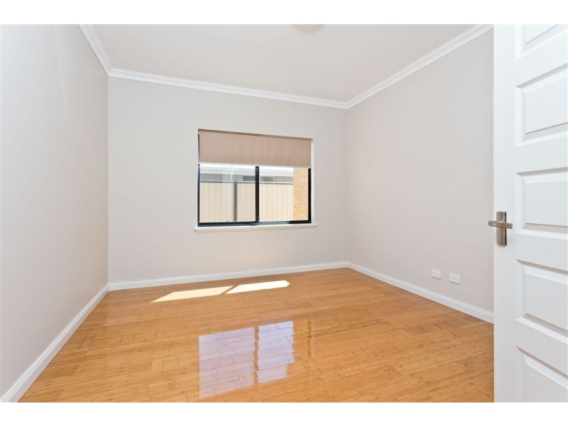 7 Cotswold Parade, Aubin Grove WA 6164