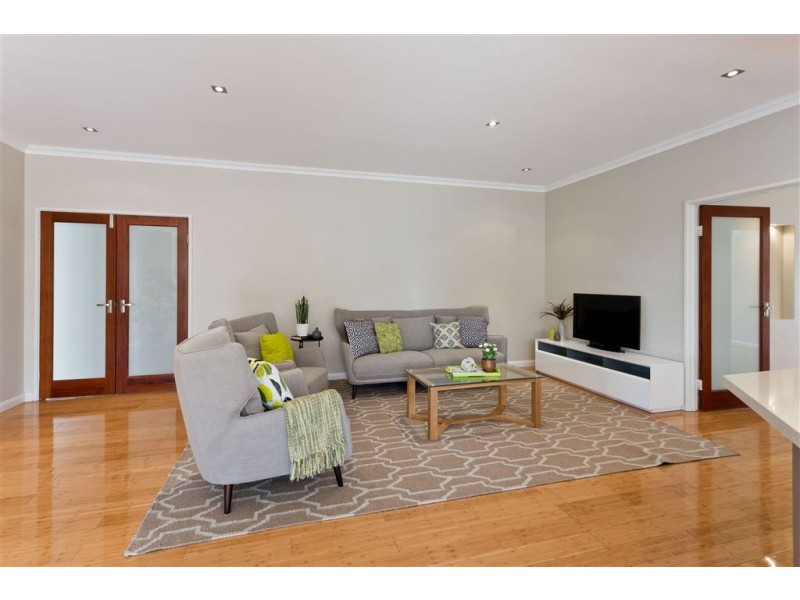 7 Cotswold Parade, Aubin Grove WA 6164