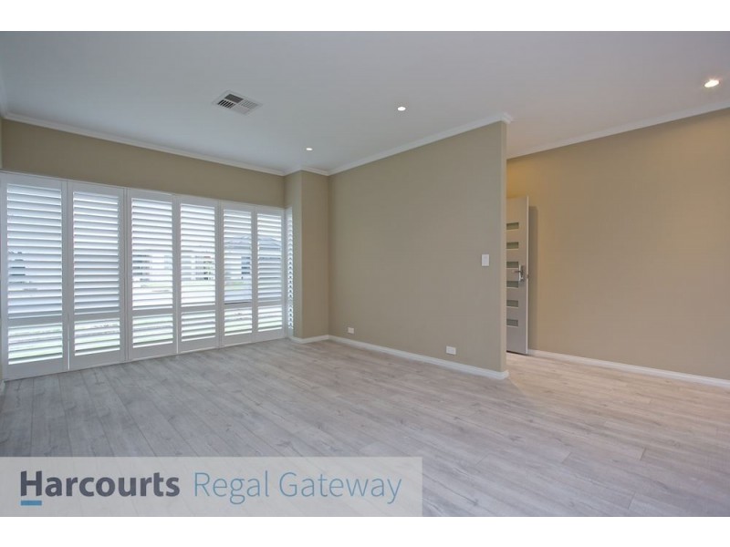 19 Lovage Street, Banjup WA 6164