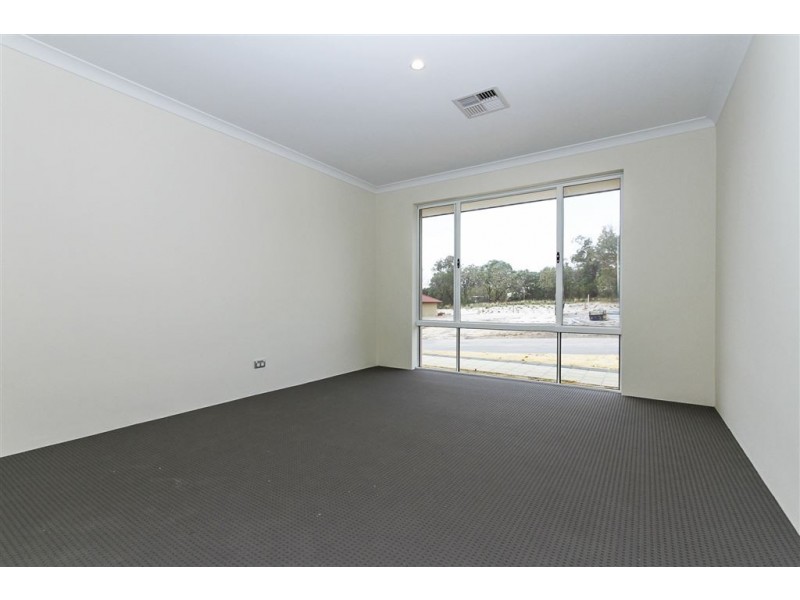 18 Astounding Way, Aubin Grove WA 6164