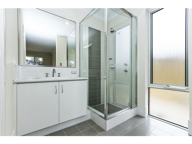 18 Astounding Way, Aubin Grove WA 6164