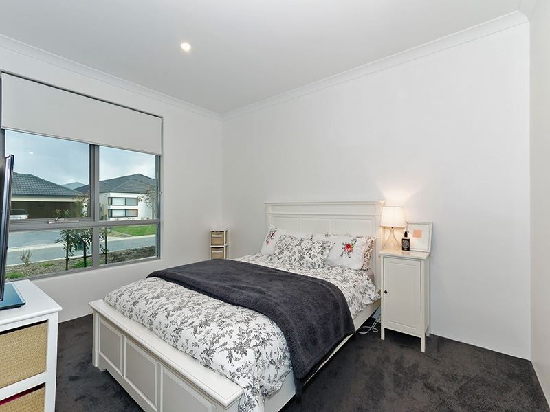 6 Towarri Way, Wandi WA 6167