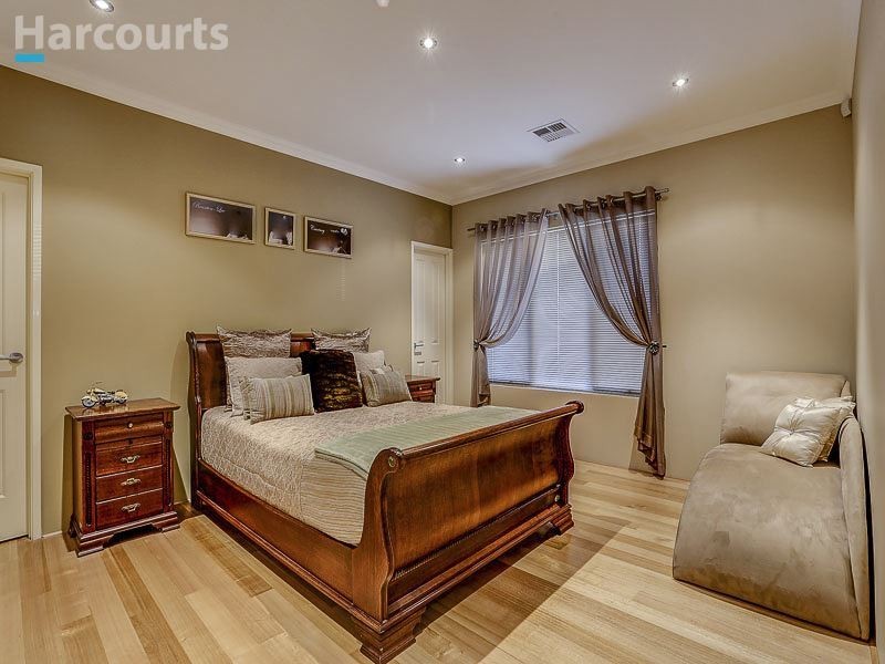 35 Belmore Bend, Aubin Grove WA 6164