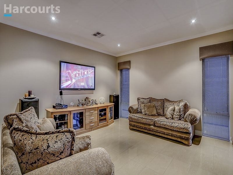 35 Belmore Bend, Aubin Grove WA 6164