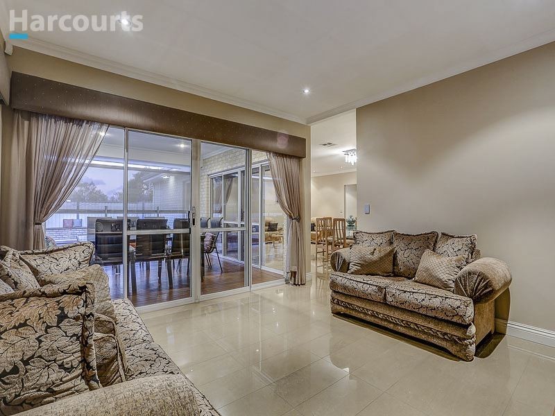 35 Belmore Bend, Aubin Grove WA 6164