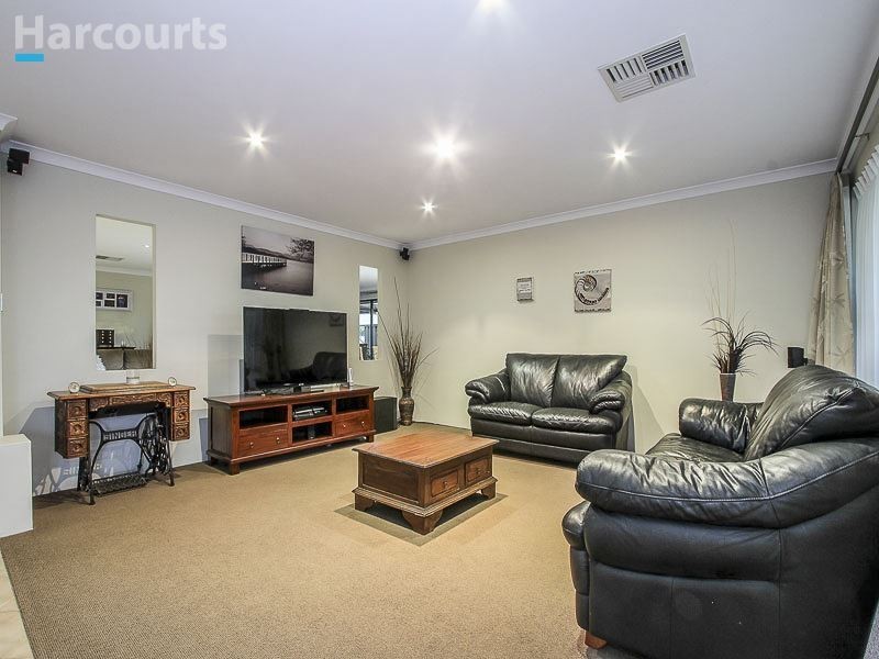 67 Harmony Avenue, Atwell WA 6164