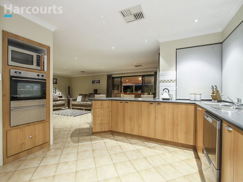 67 Harmony Avenue, Atwell WA 6164