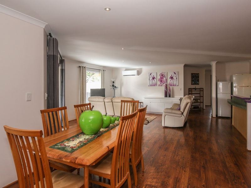 22 Plumwood Avenue, Hammond Park WA 6164