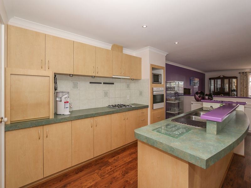 22 Plumwood Avenue, Hammond Park WA 6164