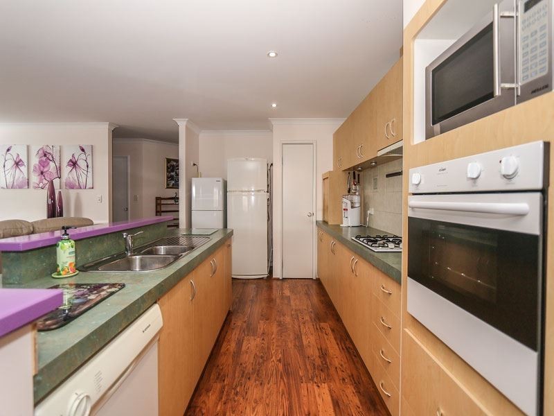 22 Plumwood Avenue, Hammond Park WA 6164