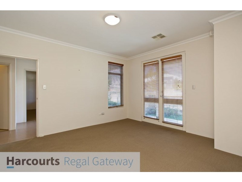 4 Angelica Way, Atwell WA 6164