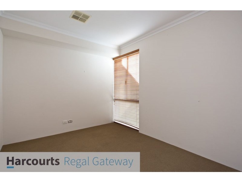 4 Angelica Way, Atwell WA 6164