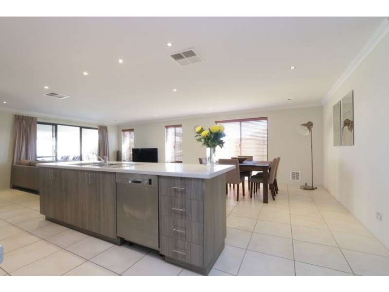 47 Archdale Loop, Piara Waters WA 6112