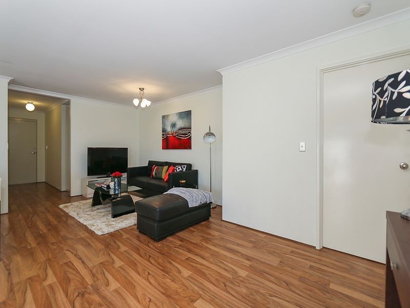 37 Sapphire Chase, Wellard WA 6170
