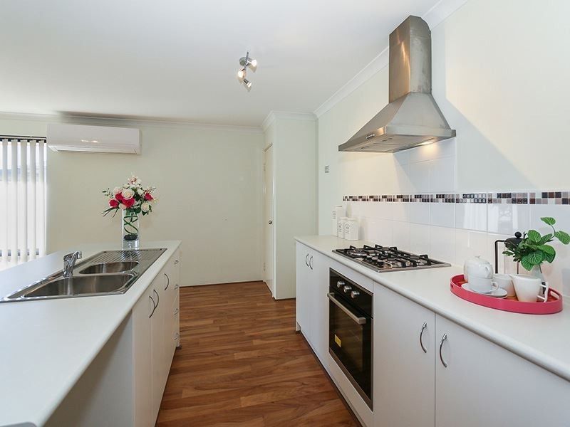 37 Sapphire Chase, Wellard WA 6170