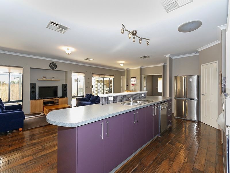 25 chivalry way, Atwell WA 6164