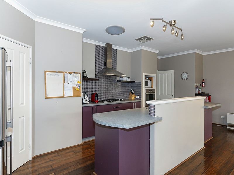 25 chivalry way, Atwell WA 6164