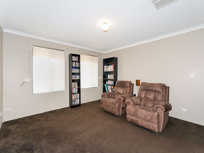 25 chivalry way, Atwell WA 6164