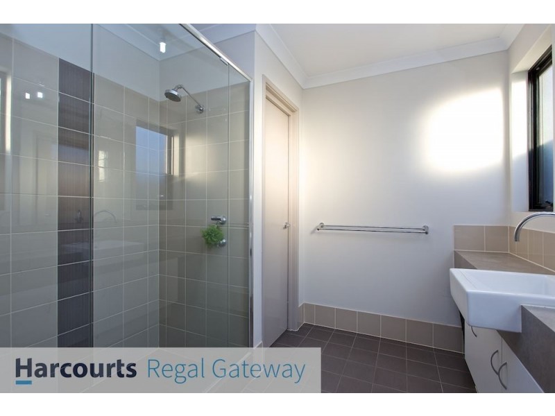 8 Pennine Way, Wellard WA 6170