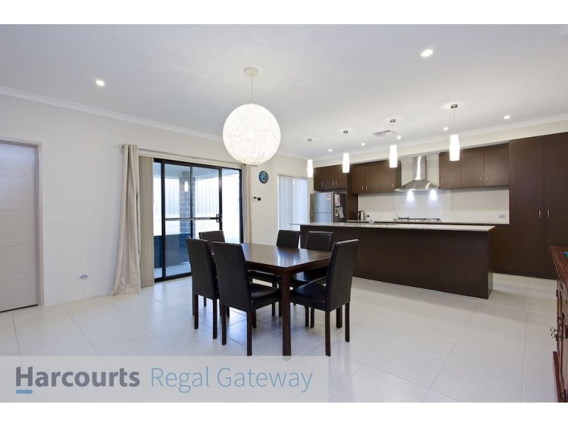 8 Pennine Way, Wellard WA 6170