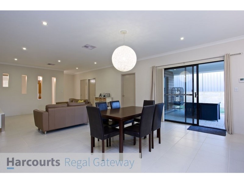 8 Pennine Way, Wellard WA 6170