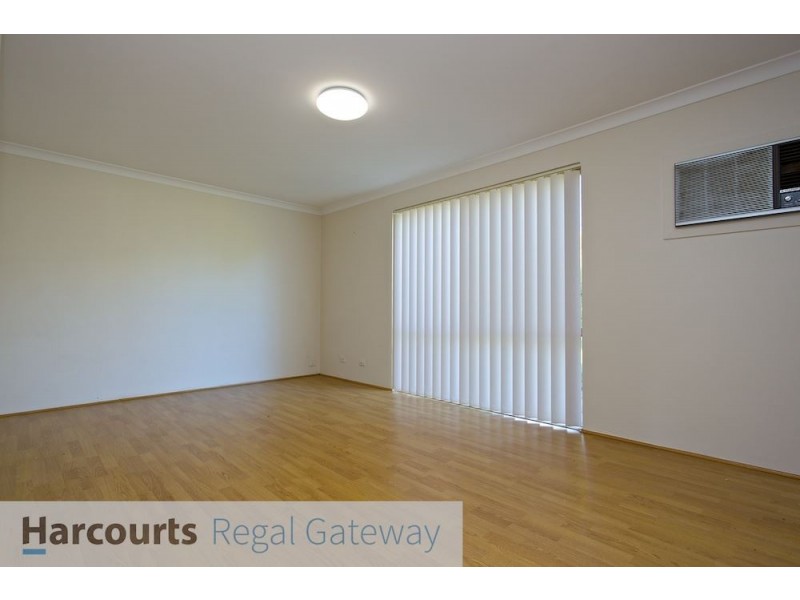 17 South Lake Drive, South Lake WA 6164