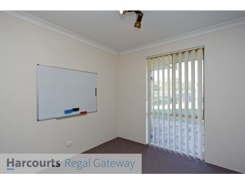 17 South Lake Drive, South Lake WA 6164