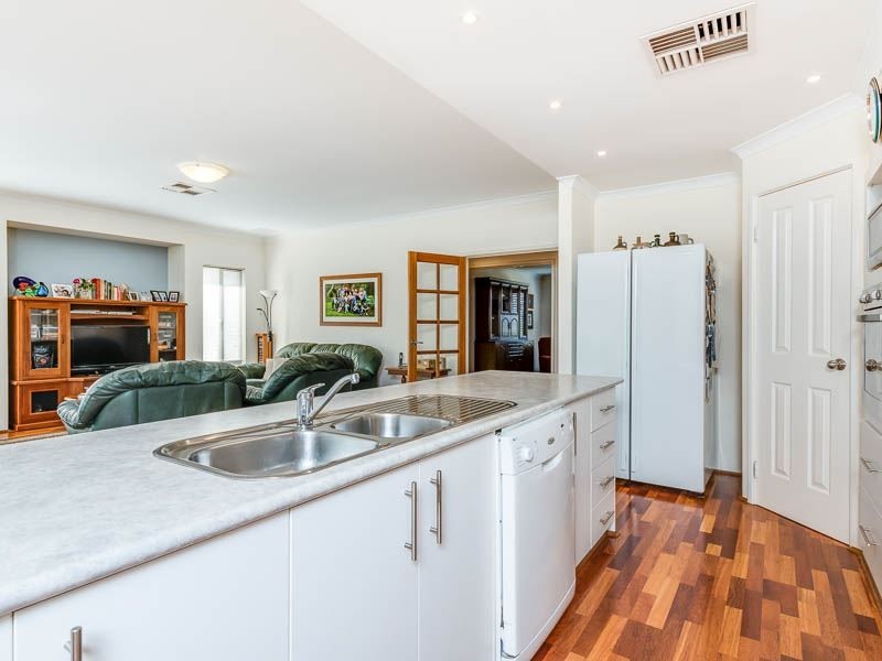 15 Grampian Crescent, Aubin Grove WA 6164