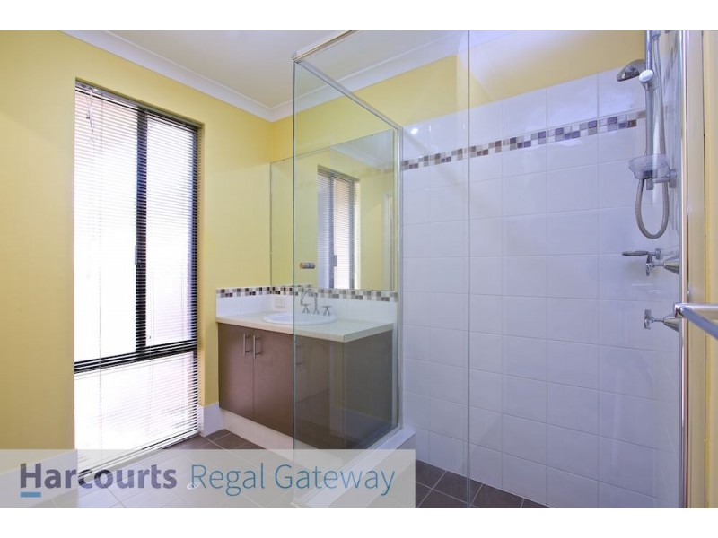 27 Harvest Lakes Blvd, Atwell WA 6164