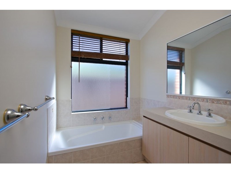 7 Millstream Place, Success WA 6164