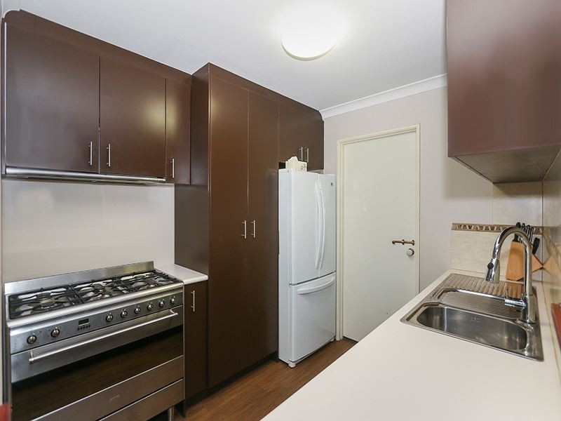 12 Marie Court, Atwell WA 6164