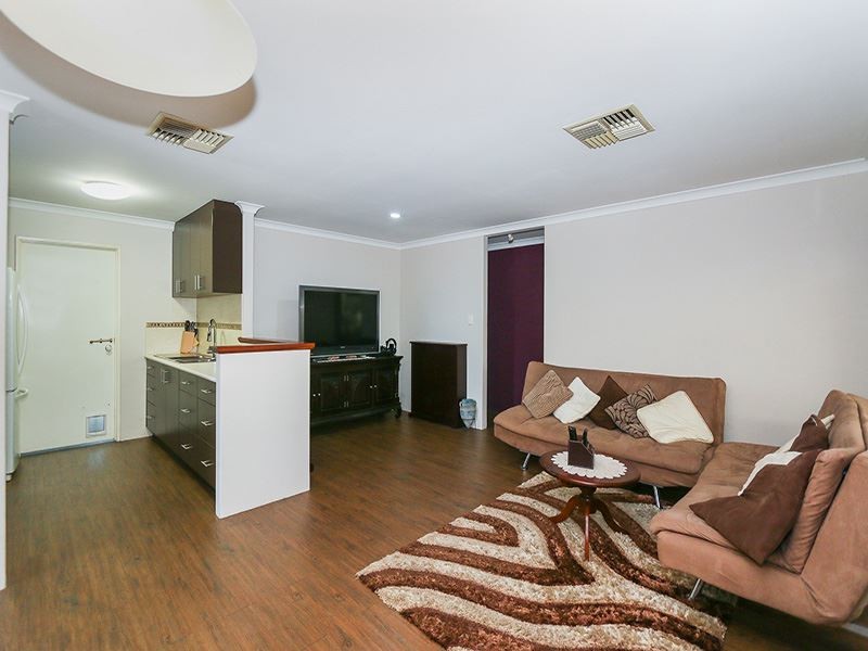 12 Marie Court, Atwell WA 6164