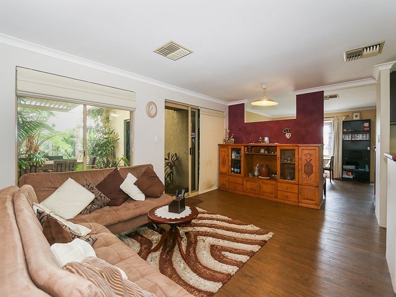 12 Marie Court, Atwell WA 6164